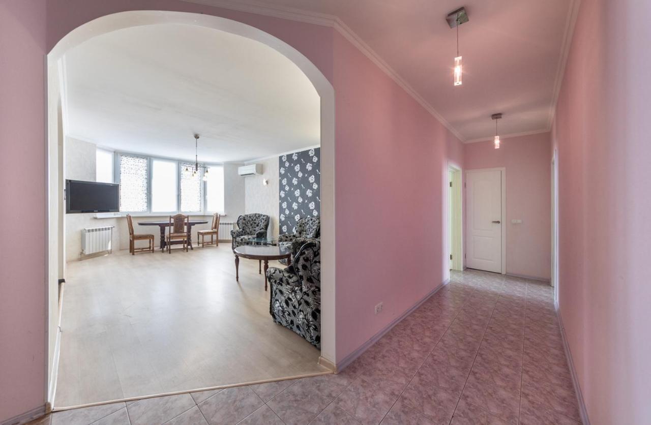 Большая 3 Комнатная На Осокорках Гмирі 2 Kyiv Exterior photo
